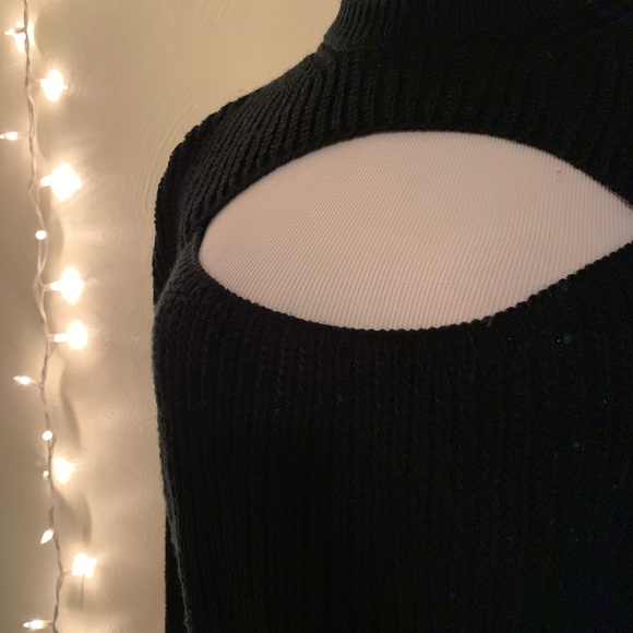 Black Crop Sweater - Picture 3 of 4